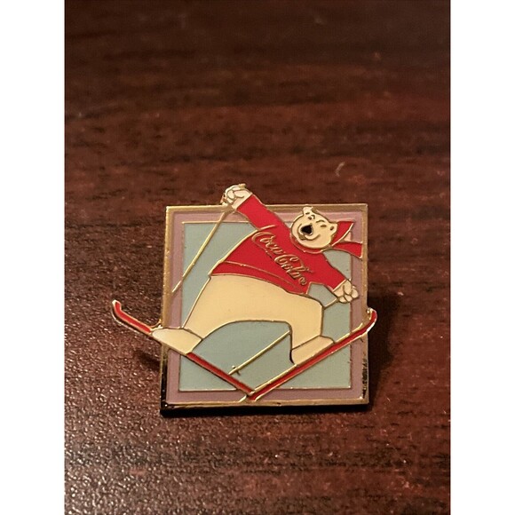 Coca-Cola Coke Polar Bear‎ Winter Skiing Lapel Pin - Picture 1 of 3